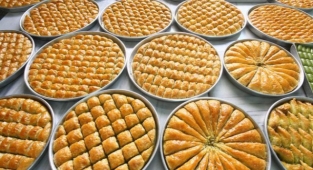 Yunanistan Medyasının Yine Baklava Kaşıntısı Tuttu