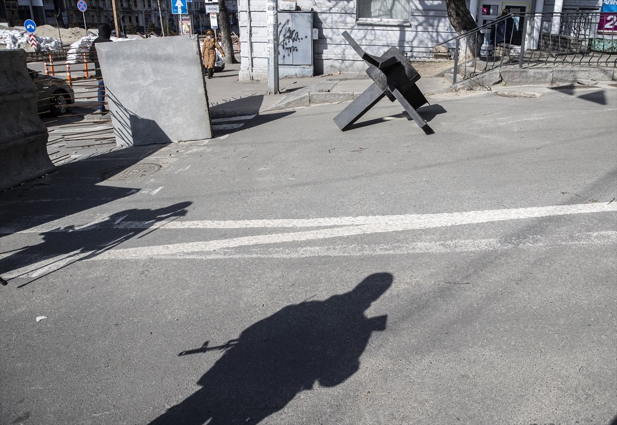 2. Dünya Savaşı'ndan kalma tank kapanları, Kiev savunmasında kullanılıyor