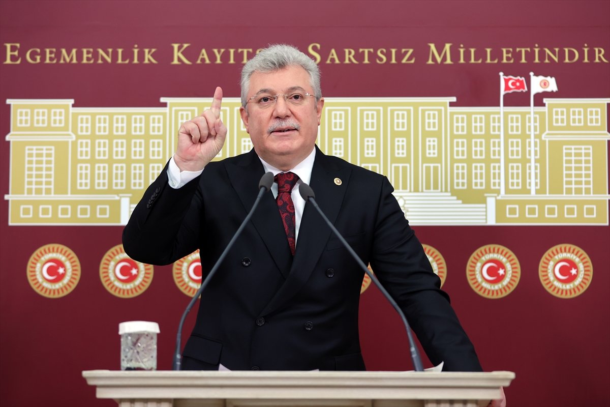 AK Parti'li Akbaşoğlu: Millet, 'Umudumuz AK Parti, yaparsa AK Parti yapar' diyor