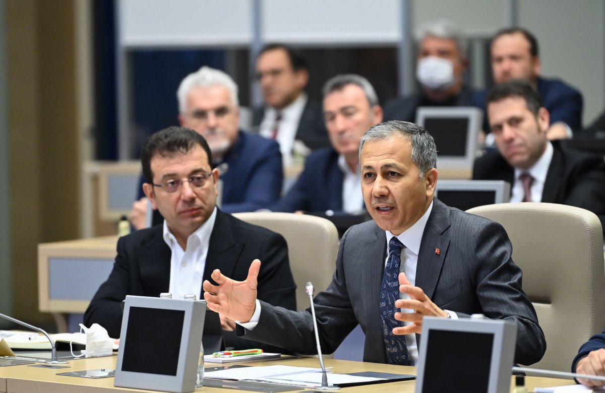 Ali Yerlikaya ve Ekrem İmamoğlu'ndan karla mücadele toplantısı