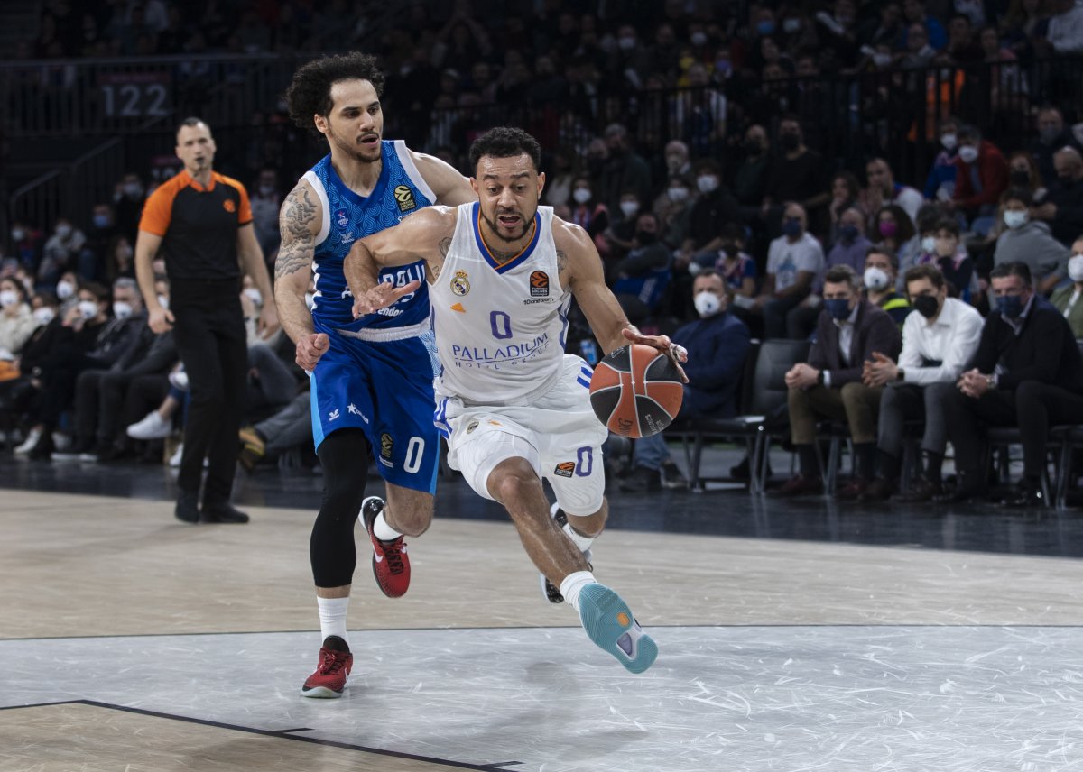 Anadolu Efes Euroleague'de, Real Madrid'i mağlup etti