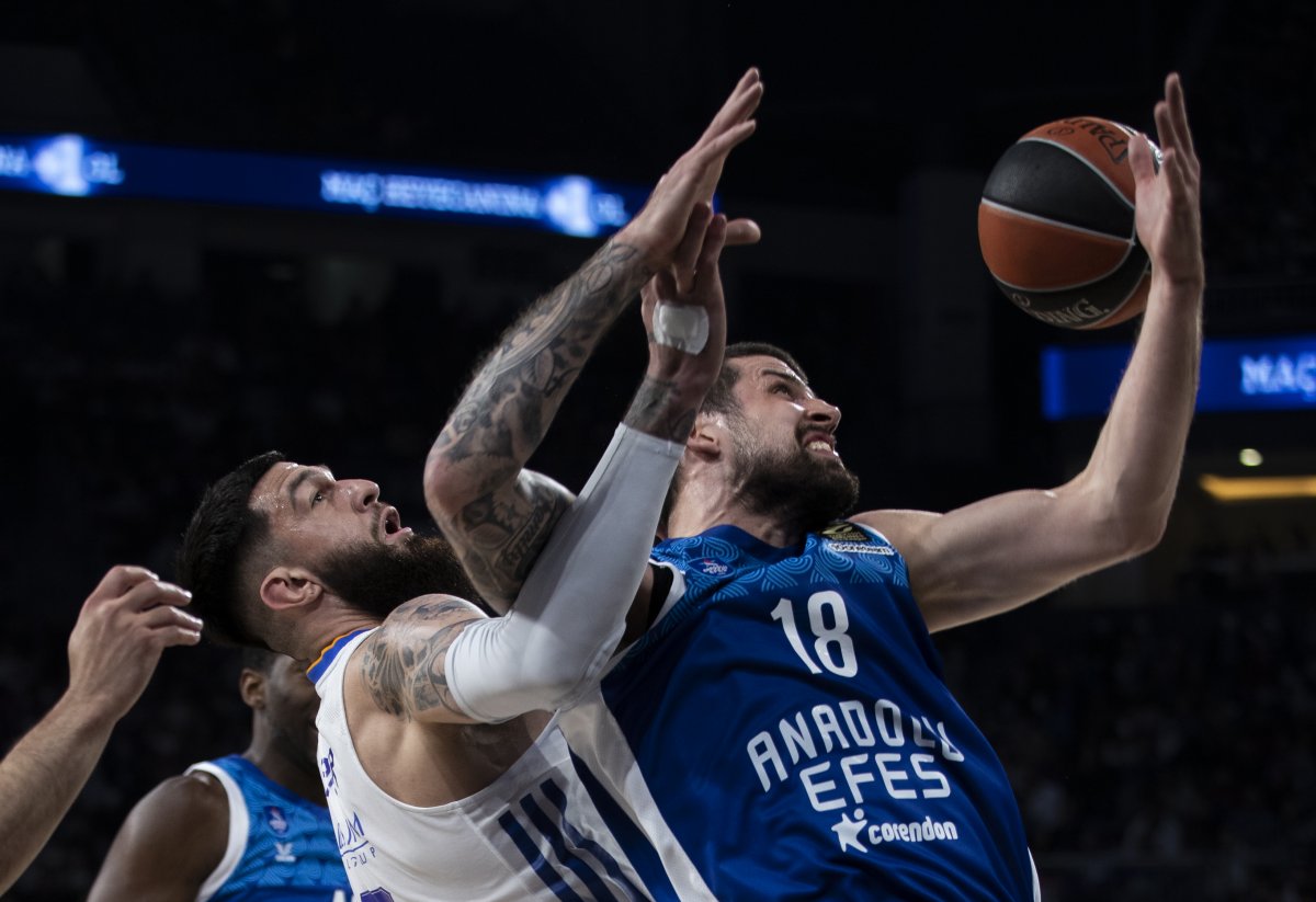 Anadolu Efes Euroleague'de, Real Madrid'i mağlup etti
