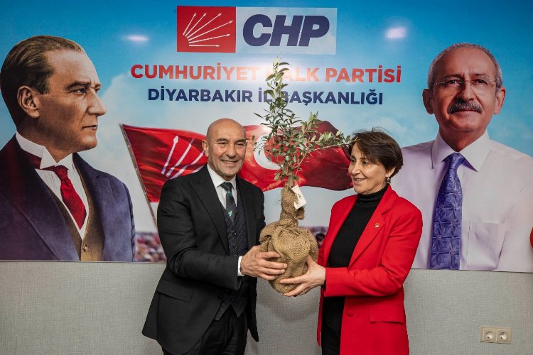 Başkan Soyer Diyarbakırlı gençler ve iş insanlarıyla buluştu