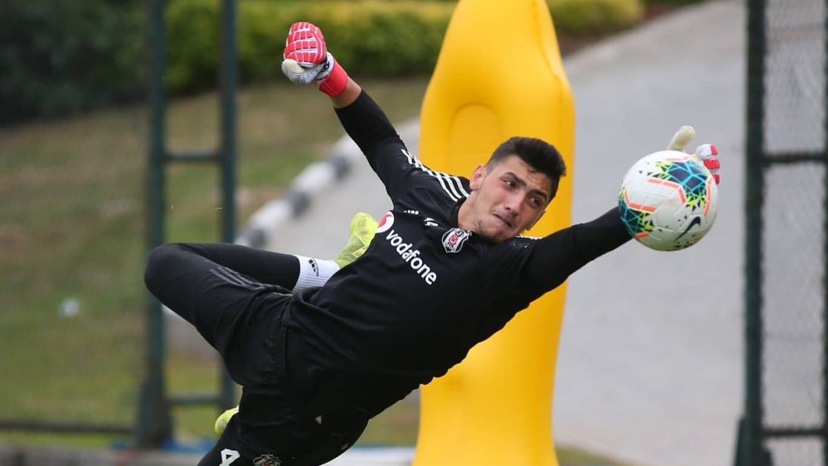 Beşiktaş&#039;ın kalesi 18&#039;lik Emre&#039;ye emanet