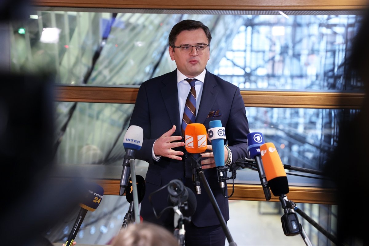 Dmitro Kuleba: Ukrayna'ya 52 ülkeden gönüllü savaşçı geldi