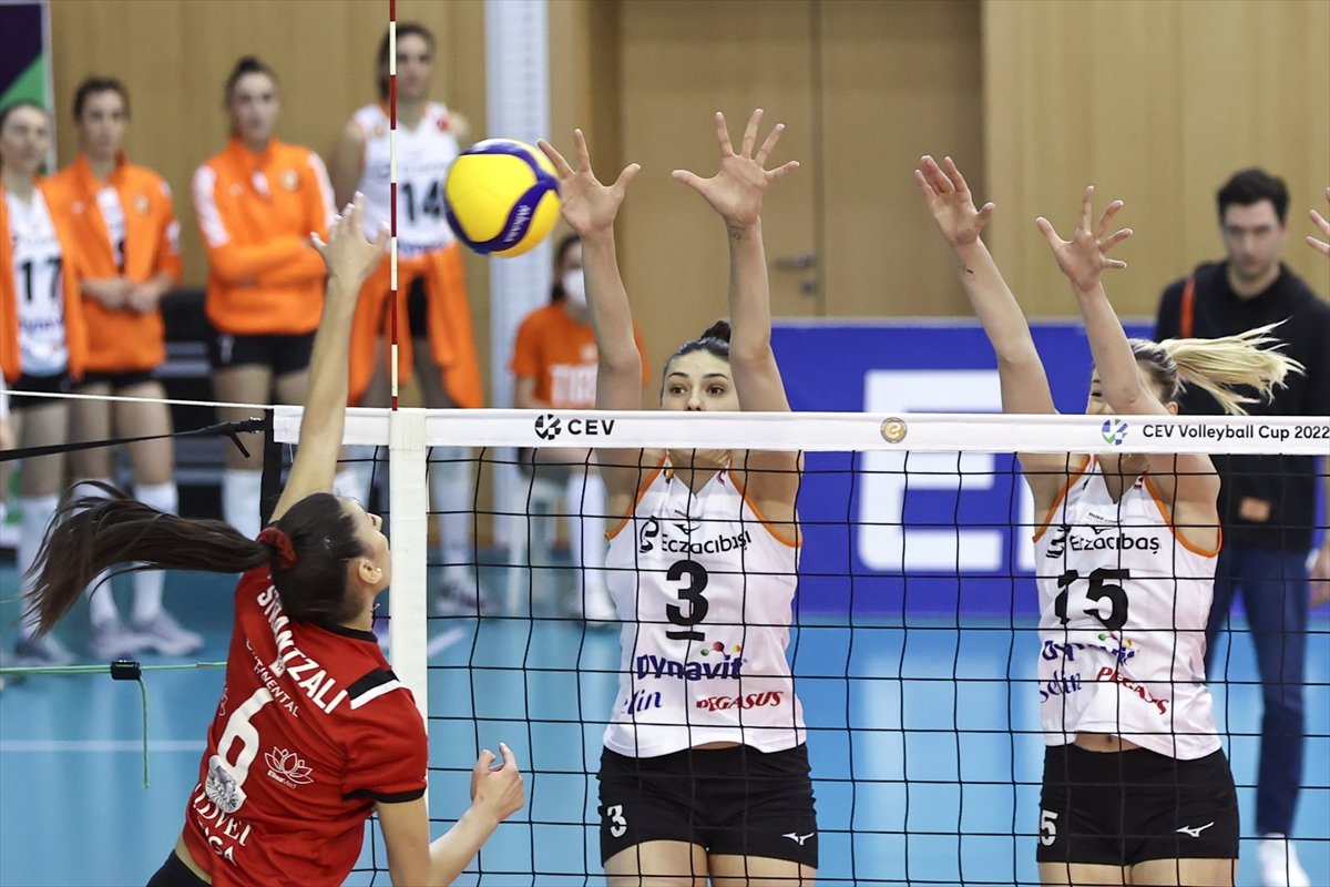 Eczacıbaşı Kadınlar CEV Kupası'nda finalde