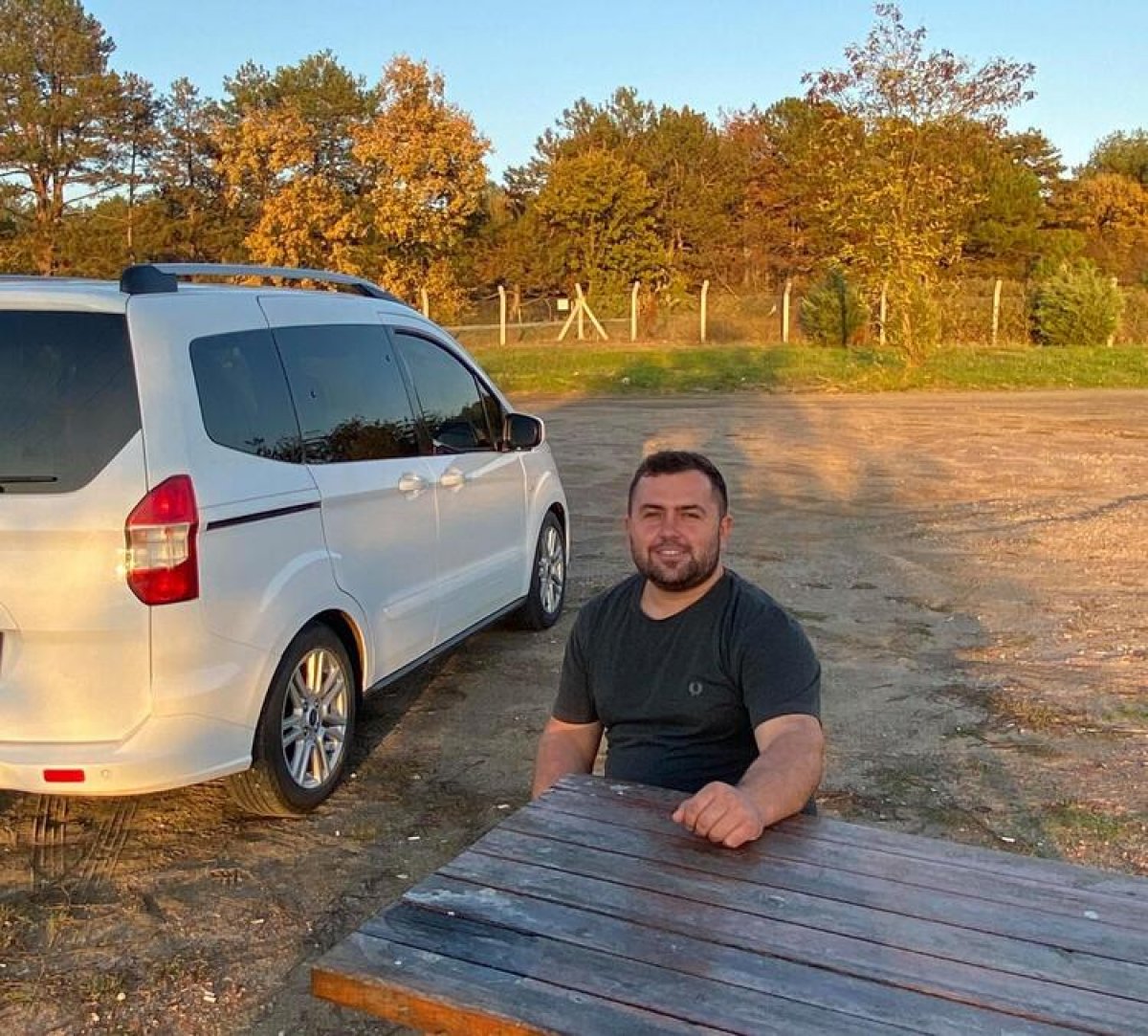 Edirne'de bir aileyi katlettiğini inkar eden şahsın, olay yerinde takma dişi bulundu