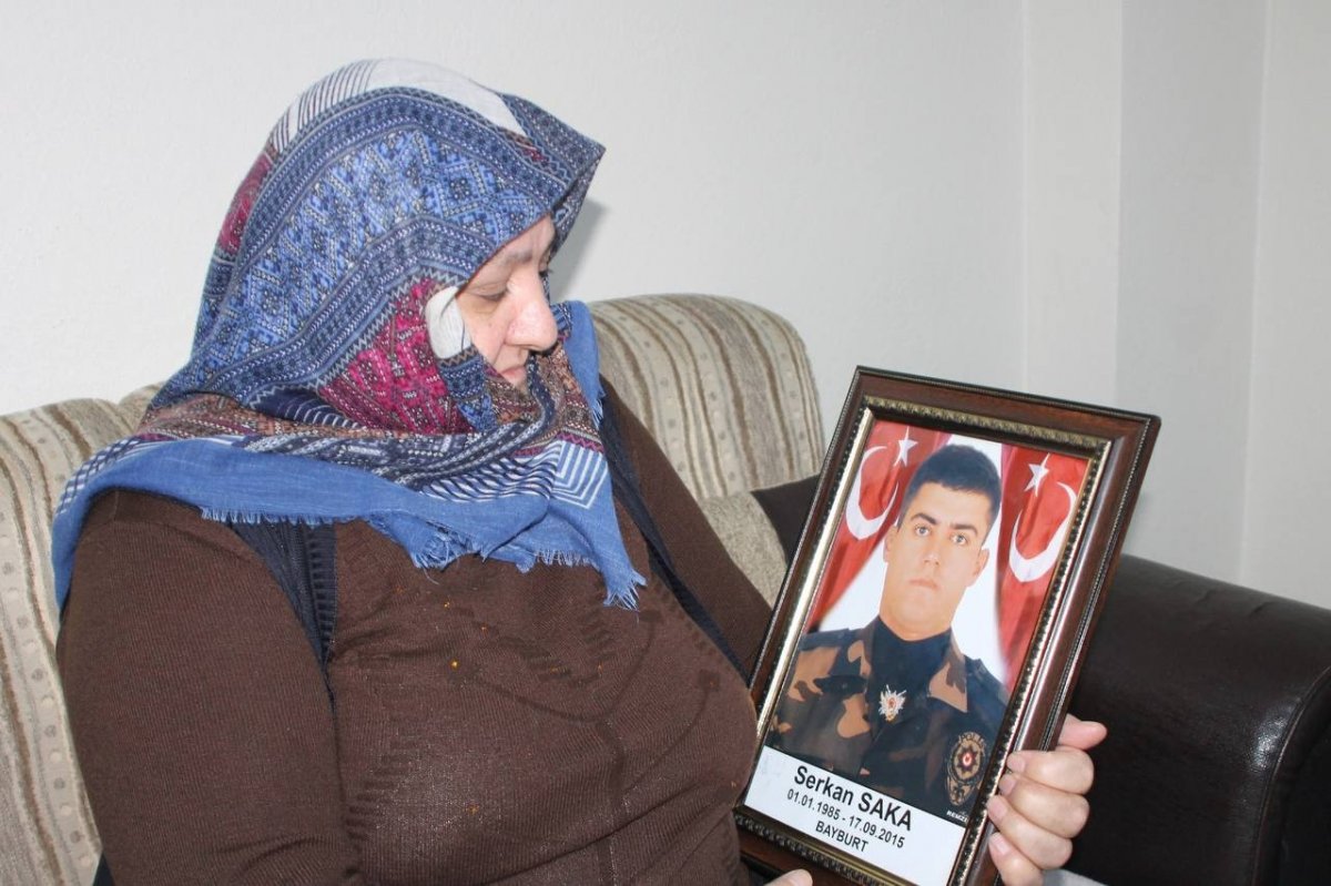Gözü yaşlı şehit annesi: Şehidimle gurur duyuyorum