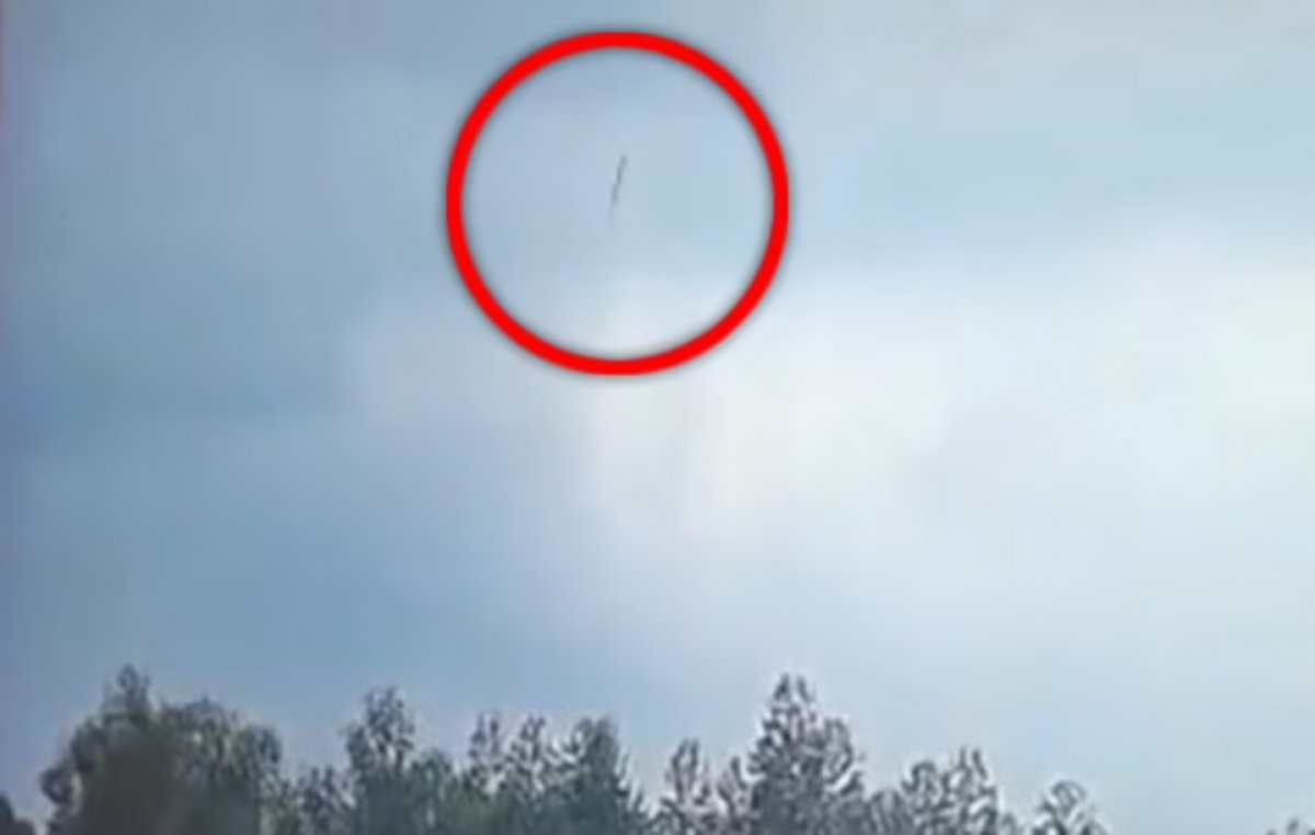 Havacılık uzmanları, Çin'de düşen uçakla ilgili ihtimalleri anlattı