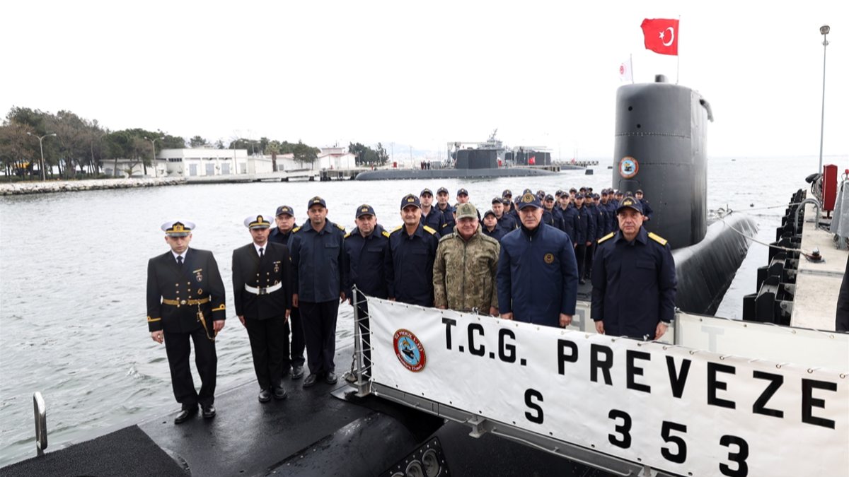 Hulusi Akar milli torpido AKYA ile ilk atışı yaptı