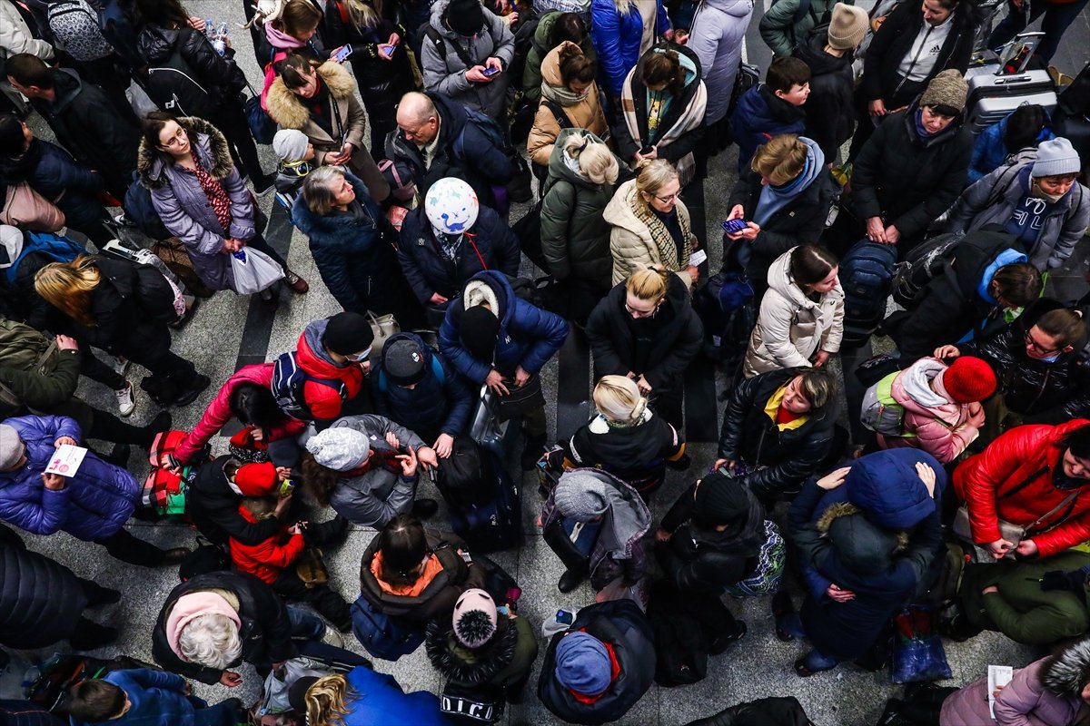 İngiltere'nin Ukrayna kararı: Evini mültecilere açana 350 sterlin
