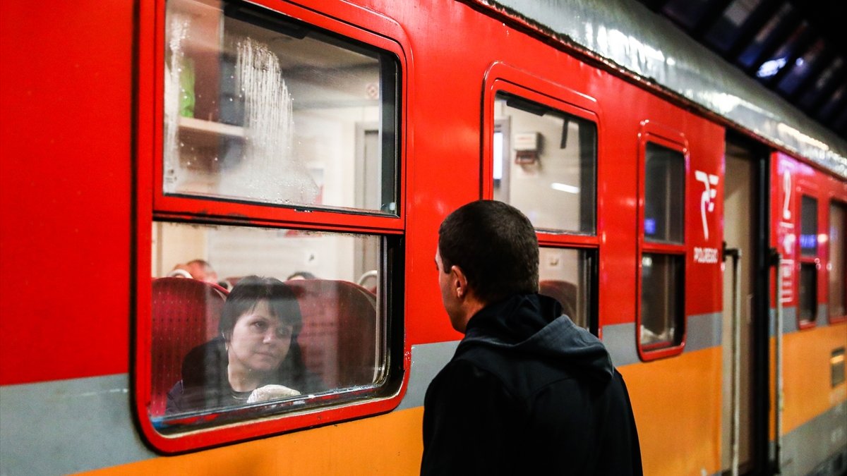 İngiltere&#039;nin Ukrayna kararı: Evini mültecilere açana 350 sterlin