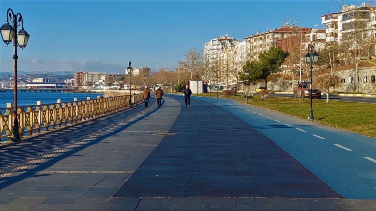 İstanbul ve Tekirdağ'da iki ayrı mevsim