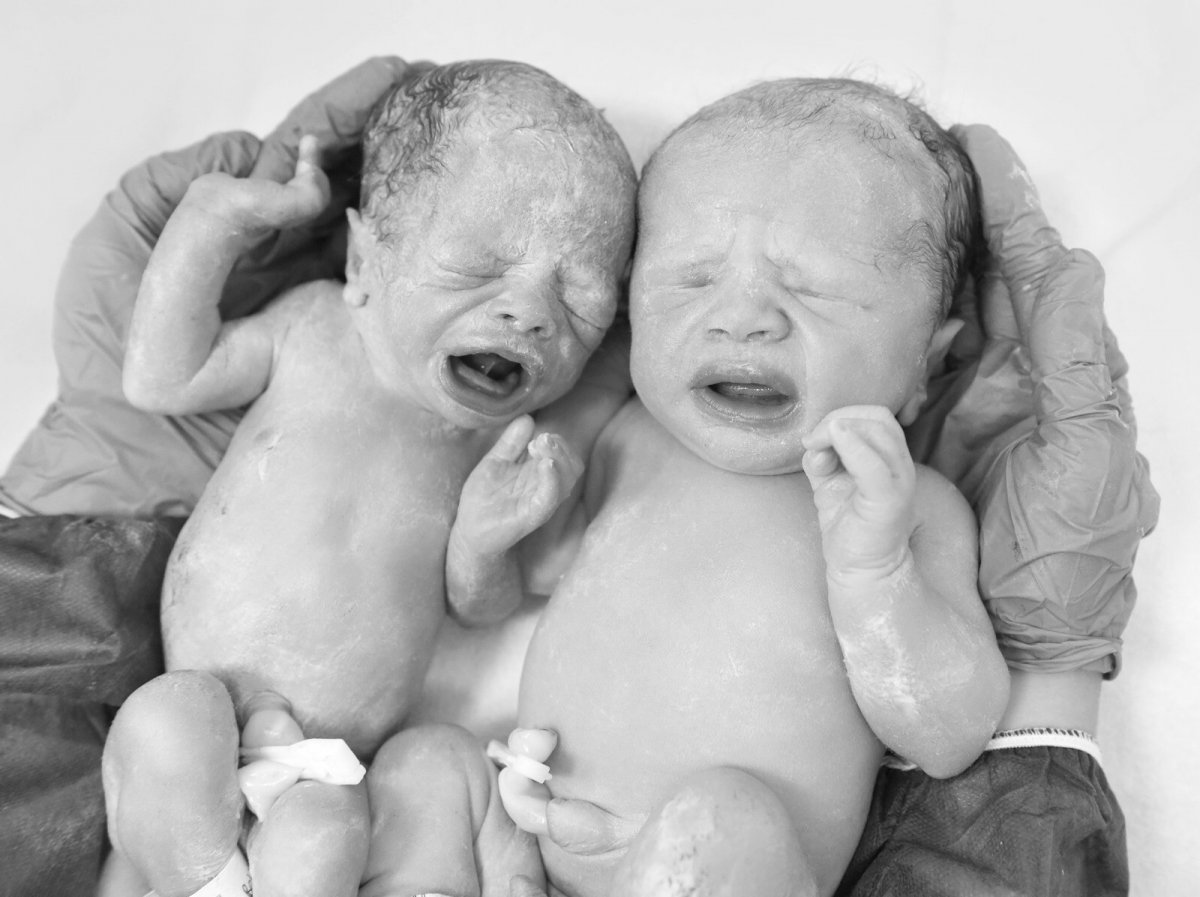 İzmir'de hamileyken hamile kalan anne herkesi şaşırtıyor