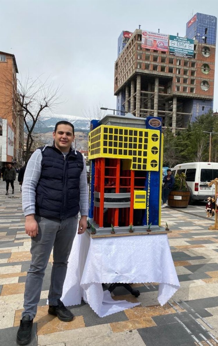 Kahramanmaraş’ın sarı binasına pastalı veda