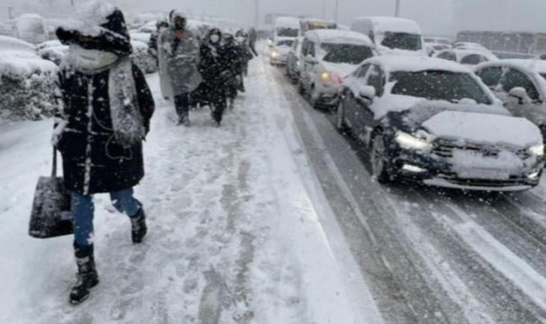 Karlı hava dalgası yurda giriş yaptı: Hava sıcaklıkları düşüşe geçti