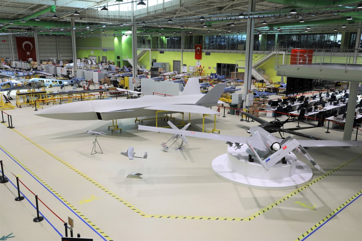 Kızılelma'nın kanadı takıldı