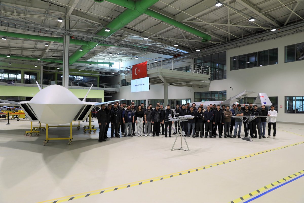 Kızılelma'nın kanadı takıldı