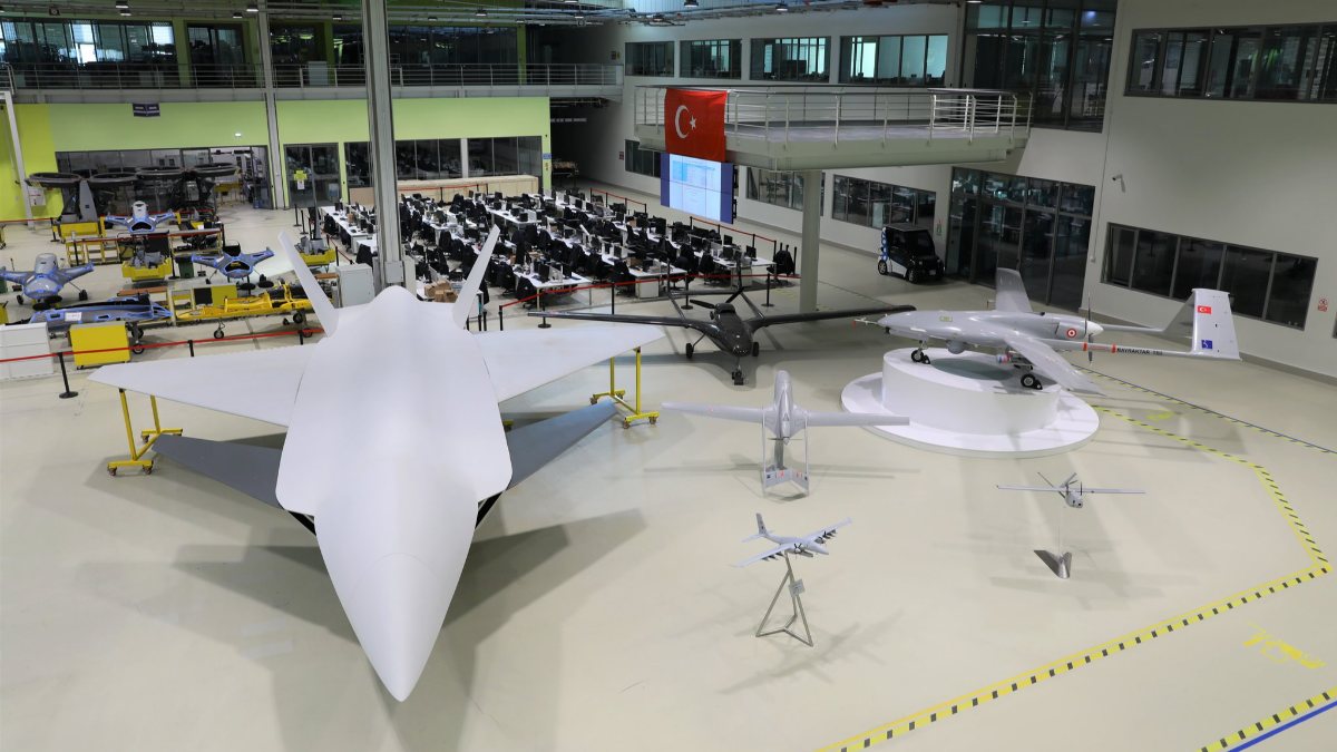 Kızılelma'nın kanadı takıldı