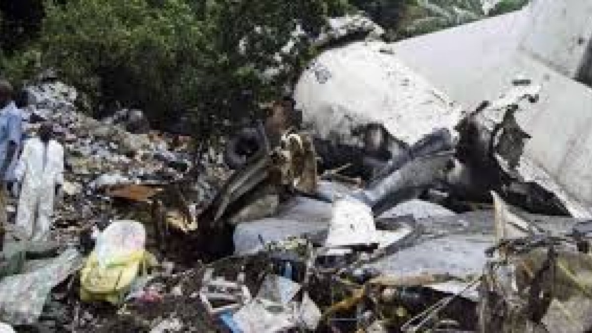 Kongo&#039;da 8 personeli taşıyan BM helikopteri düşürüldü