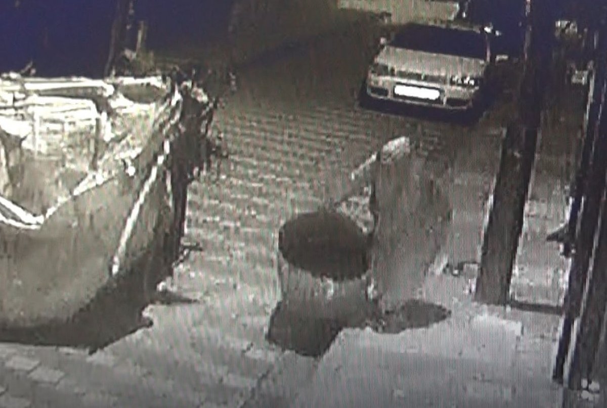 Manisa'da güldüren hırsızlık anı kameralara yansıdı