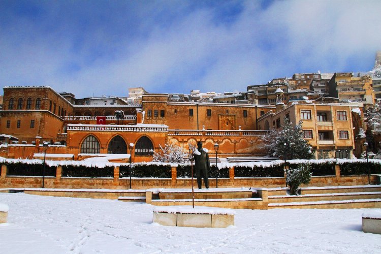 Mardin’de kartpostallık kar manzaraları