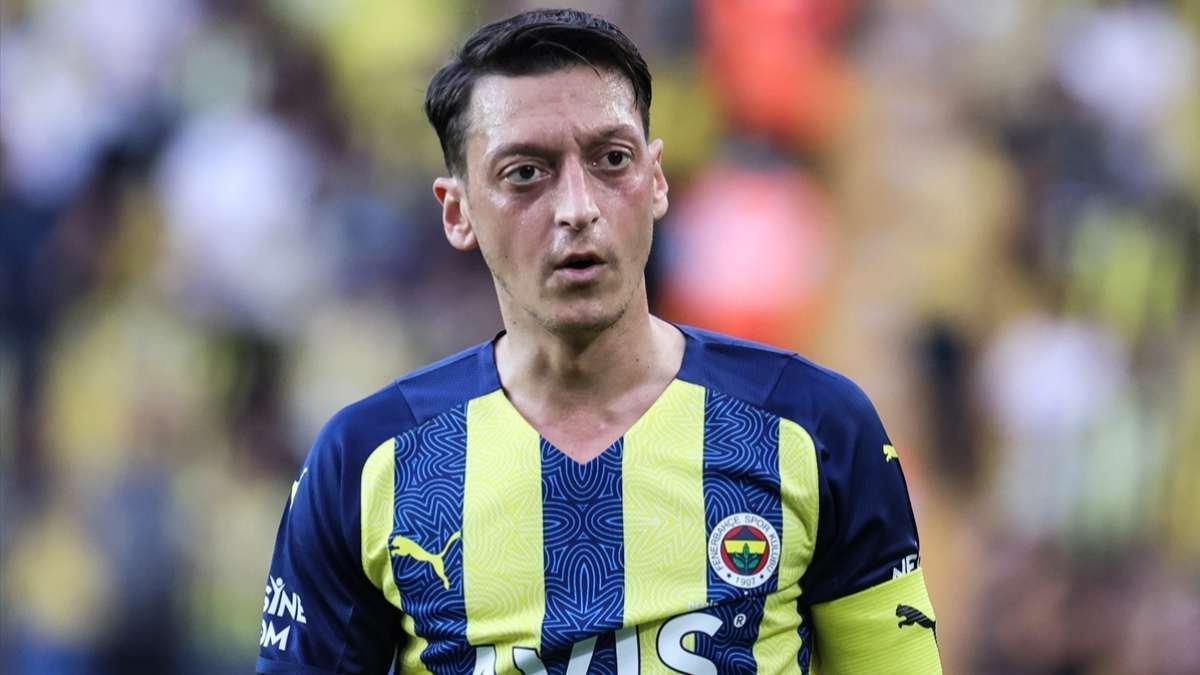 Mesut Özil'in menajeri: Oyuncum çok mutlu