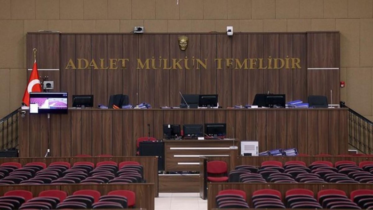 Emekli amiraller hakim karşısında