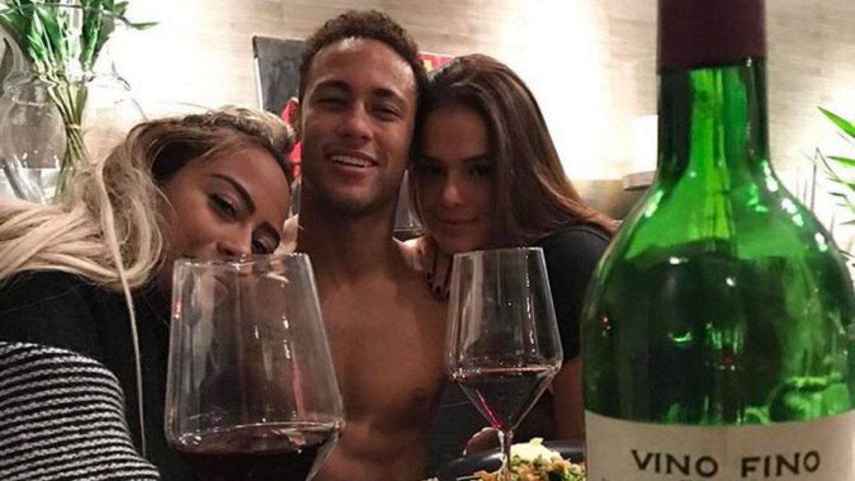 Neymar tesislere sarhoş geliyor iddiası