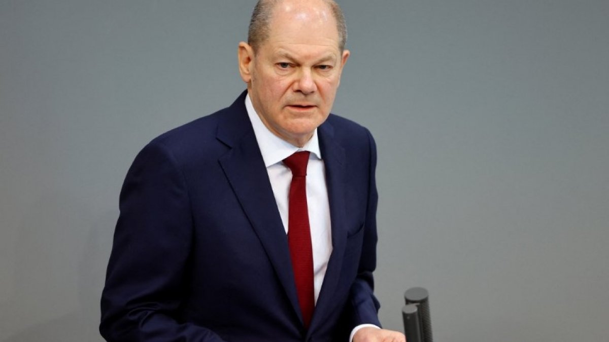 Olaf Scholz: Ukrayna'ya savaş uçağı göndermeyeceğiz