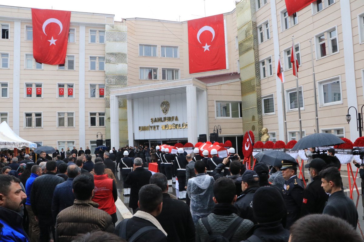 Şanlıurfa’da şehit düşen polisler için tören