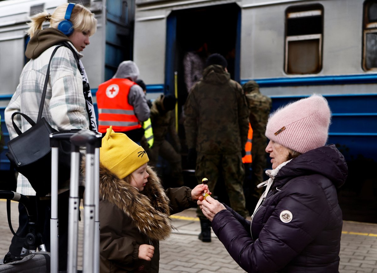 Savaştan kaçan Ukraynalı kadınlara fuhuş tuzağı