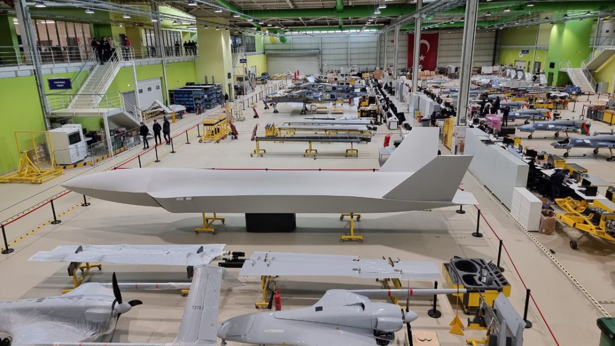 Selçuk Bayraktar&#039;dan milli insansız savaş uçağı paylaşımı