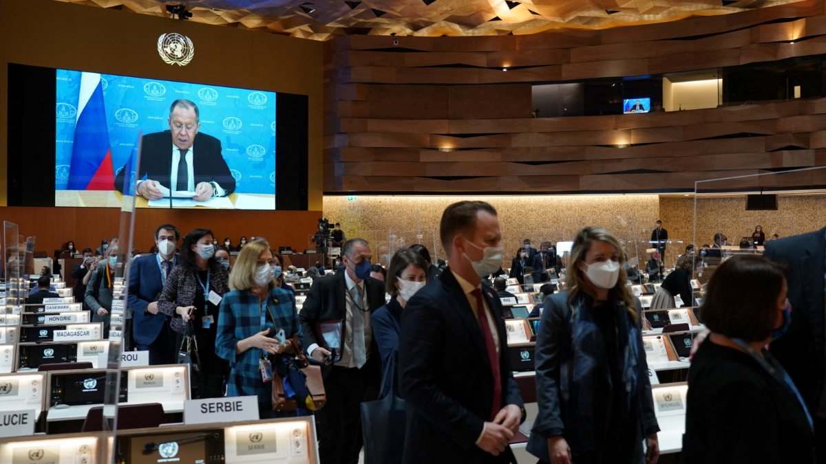 Sergey Lavrov'un konuşması yayınlanırken BM salonunu terk ettiler