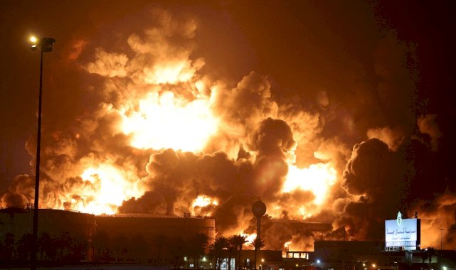 Husiler, Suudi Arabistan'da Aramco tesislerine saldırdı