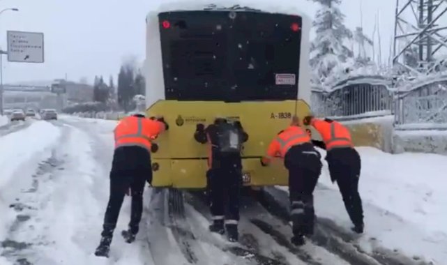 İETT araçları, kar nedeniyle yollarda kalıyor