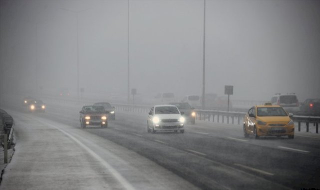 İstanbul'da kar şiddetini artırdı