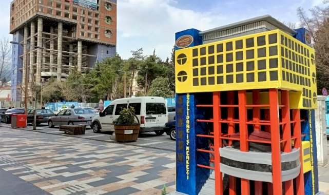 Kahramanmaraş’ın sarı binasına pastalı veda