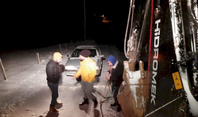 Kocaeli İzmit Belediyesi karla ekipleri sahada