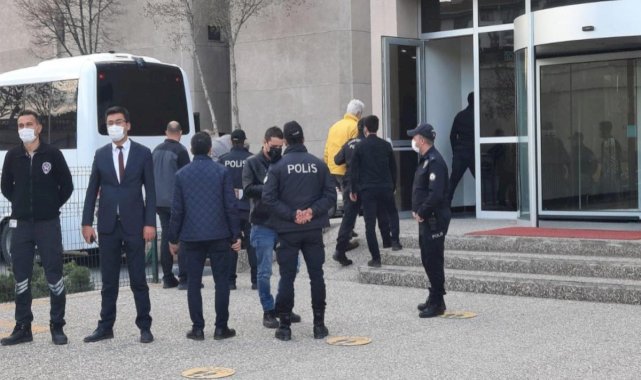 Emekli amiraller hakim karşısında