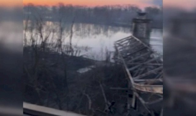 Rus ordusu, Kiev ve Çernihiv'i birbirine bağlayan köprüyü vurdu