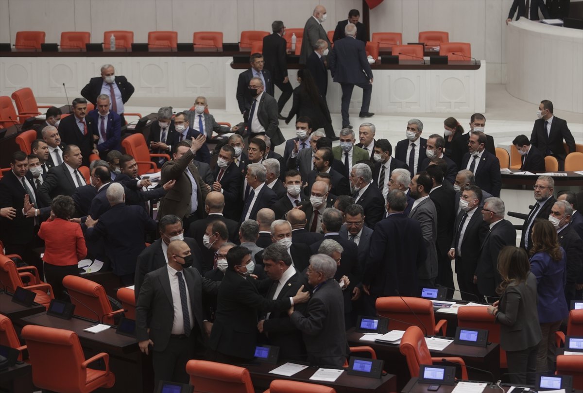 TBMM Genel Kurulu’nda kavga çıktı