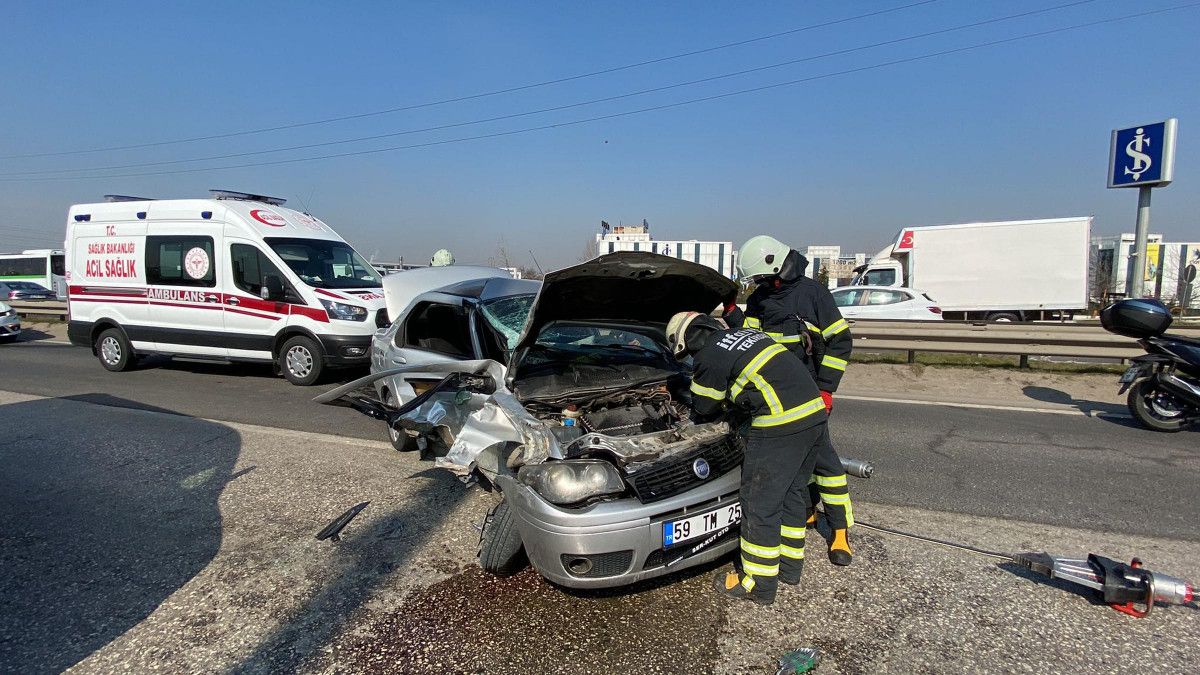 Tekirdağ'da hatalı dönüş yapan araç minibüsle çarpıştı: baba yaralandı oğlu öldü