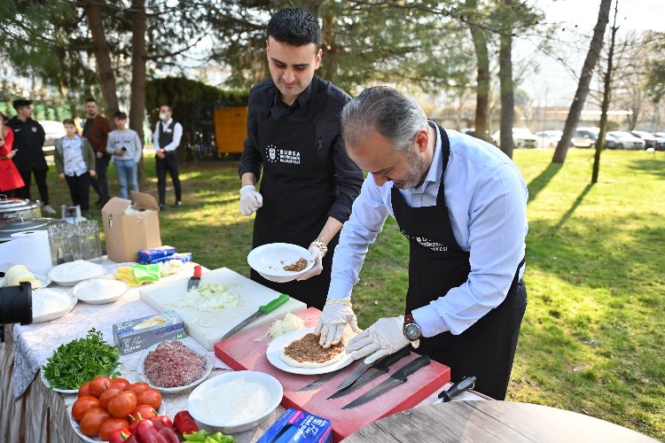 Türk şef CZN Burak Ronaldo ile ortak oldu
