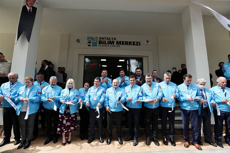 Türkiye'nin en büyük Akdenizin ilk bilim merkezi açıldı