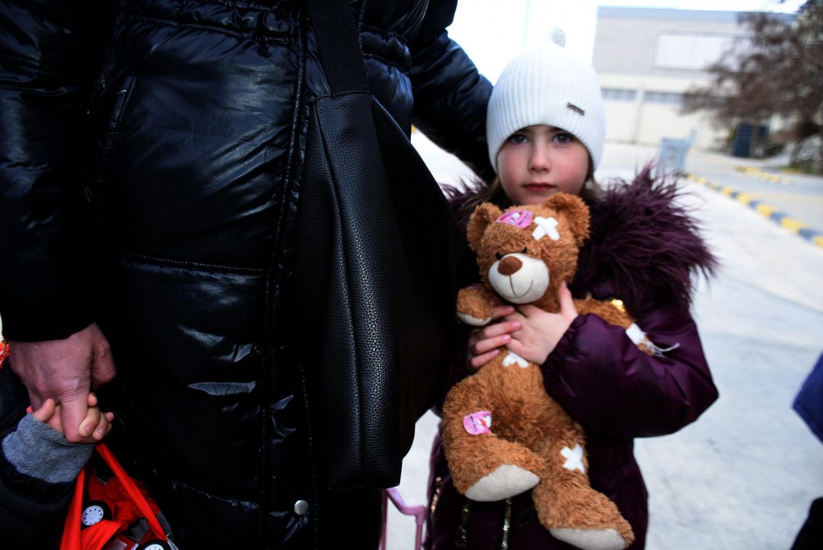 Ukrayna'dan kaçan aile, Bulgaristan'dan Türkiye'ye yürüyerek geldi