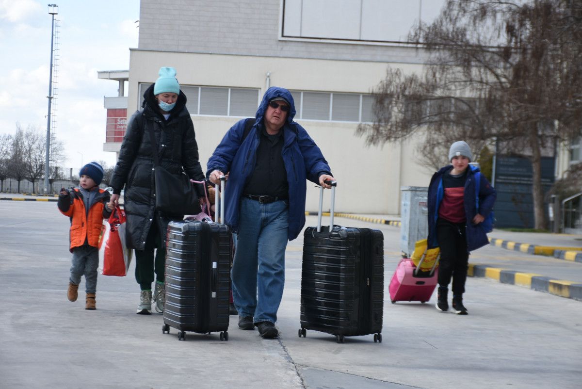 Ukrayna'dan kaçan aile, Bulgaristan'dan Türkiye'ye yürüyerek geldi