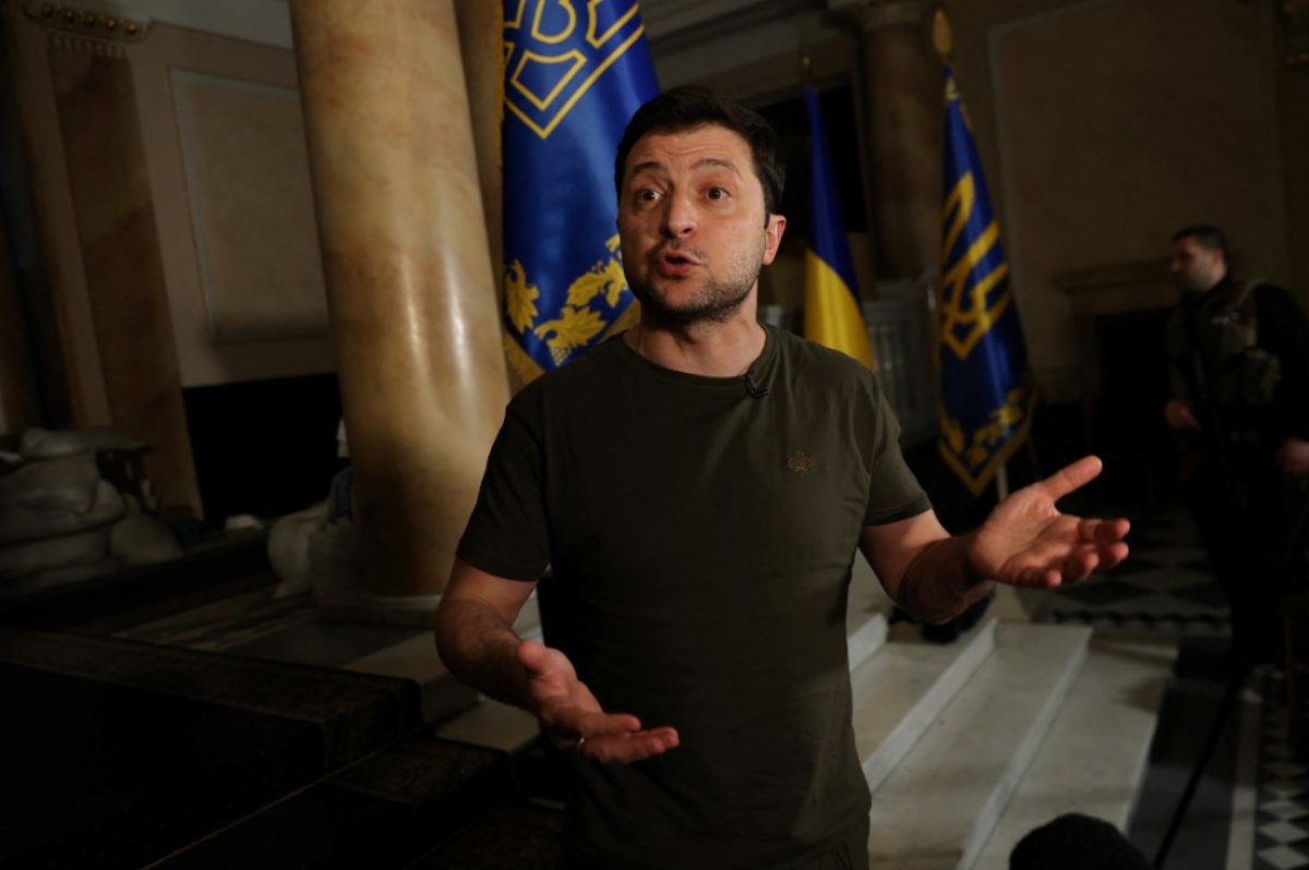 Zelensky'den Biden'a: Rusya'ya güçlü ve işe yarar bir mesaj vermeli