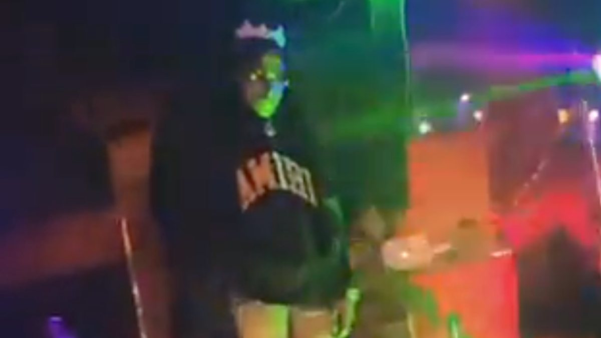 ABD'de öldürülen rap müzik sanatçısı sahnede sergilendi