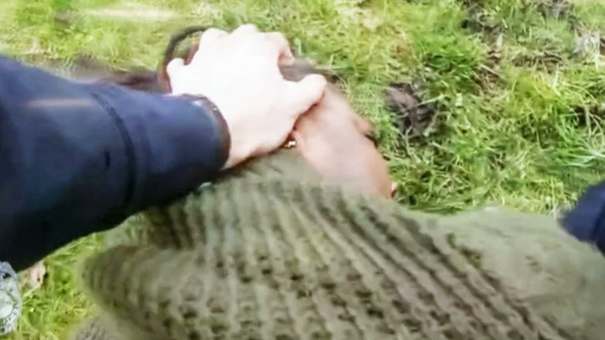 ABD'de polis, siyahi bir genci başından vurarak öldürdü